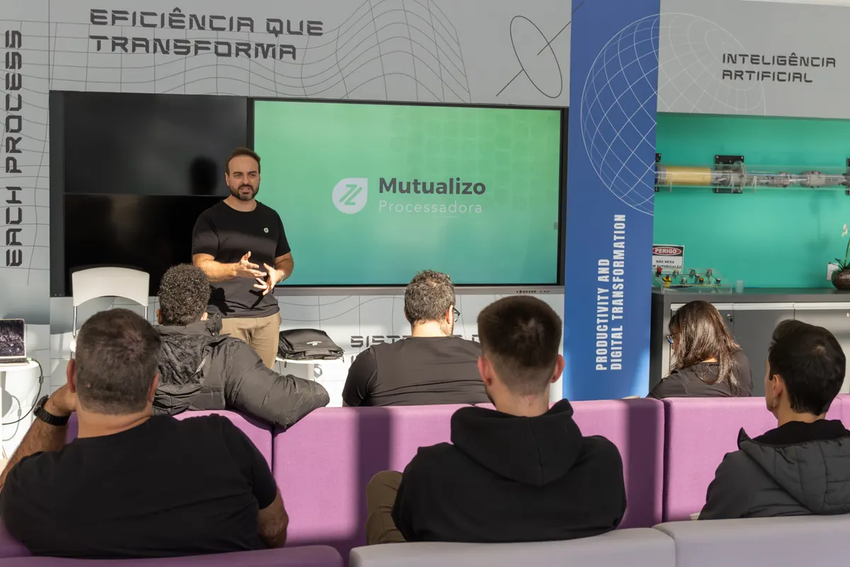 Apresentação da Mutualizo para uma plateia