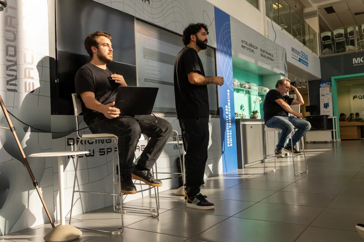 Bastidores do estande da Mutualizo em um evento